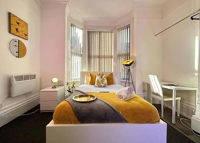 Tranquil Haven Studio Escape In Vibrant Birmingham
